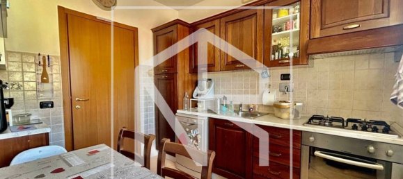 3 rooms Apartment in Rome, Italy No. 105932 6