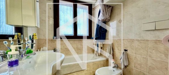 3 rooms Apartment in Rome, Italy No. 105932 20