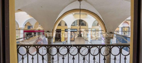 5 rooms Commercial property in Novara, Italy No. 215654 14