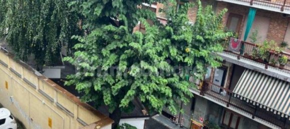 2 bedrooms Apartment in Turin, Italy No. 360322 5