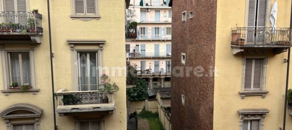 2 bedrooms Apartment in Turin, Italy No. 360322 6