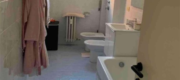 5-salle Appartement à Limbiate, Italy No. 271922 8