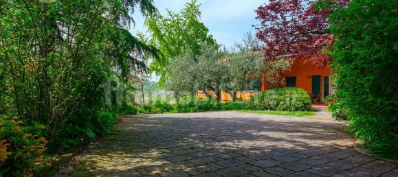 Villa de 4 dormitorios en Longiano, Italy No. 320024 3