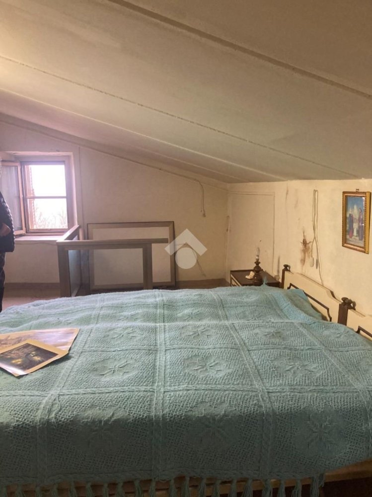 3 rooms House in Varano de' Melegari, Italy No. 54669