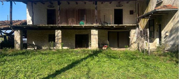 5 bedrooms House in Pezzolo Valle Uzzone, Italy No. 233421 2