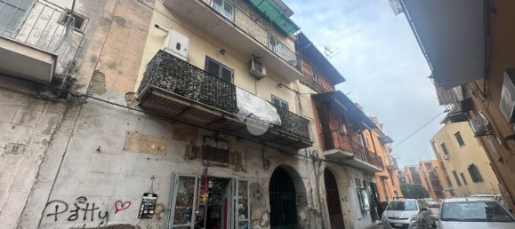 2 rooms Apartment in Naples, Italy No. 130831 2