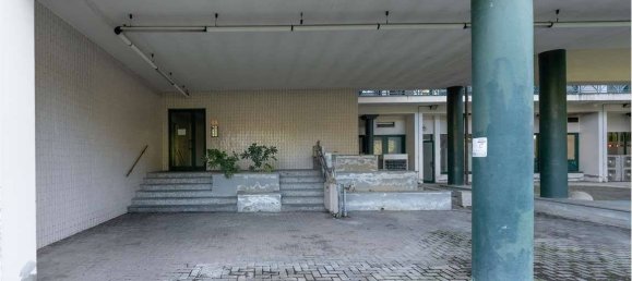 4 rooms Office in Biassono, Italy No. 310952 2