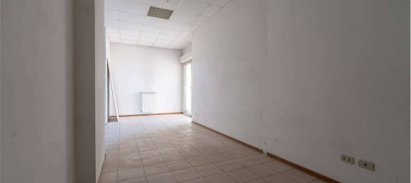 4 rooms Office in Biassono, Italy No. 310952 3