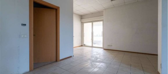 4 rooms Office in Biassono, Italy No. 310952 6
