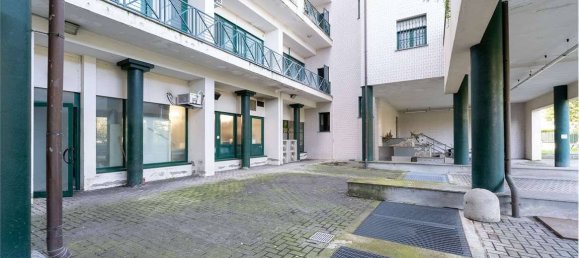 4 rooms Office in Biassono, Italy No. 310952 20