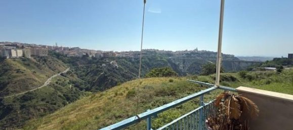 Apartamento de 3 habitaciónes en Catanzaro, Italy No. 20164 5