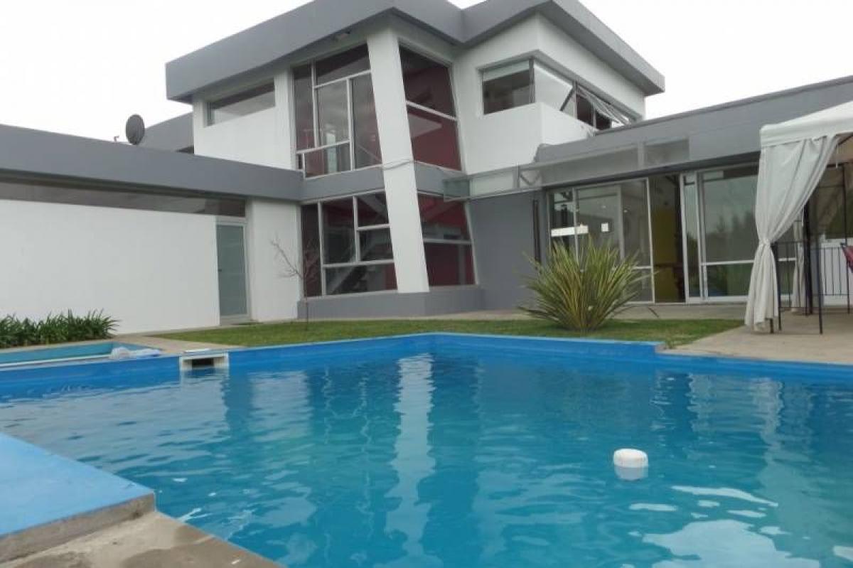 4 bedrooms House in General Rodriguez, Argentina No. 62316