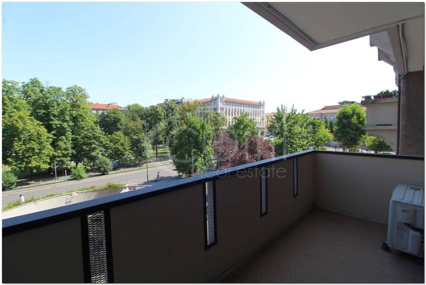 4غرفة شقة في Milan, Italy رقم 333230