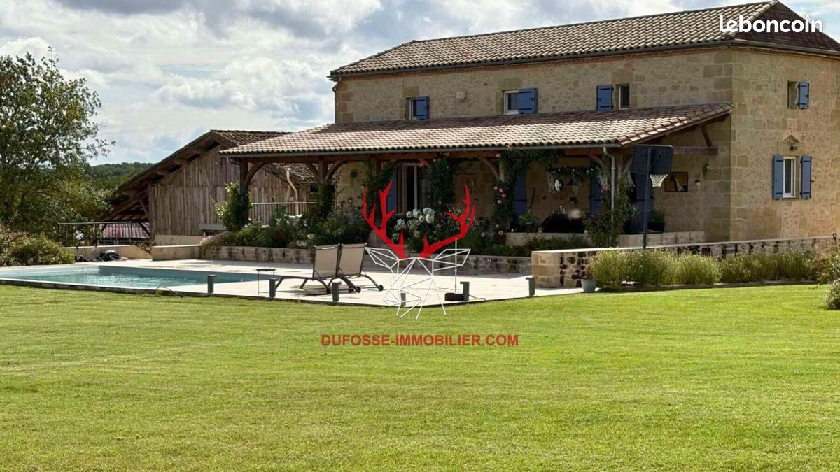 Замки и поместья с 3 спальнями в Вильнёв-сюр-Ло, Франция № 319576