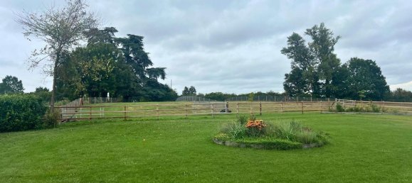 Замки и поместья с 3 спальнями в Вильнёв-сюр-Ло, Франция № 319576 14