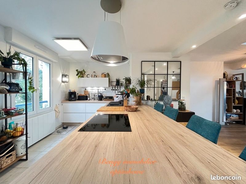 3 غرف نوم منزل ذو طابقين في Tours, France رقم 210405