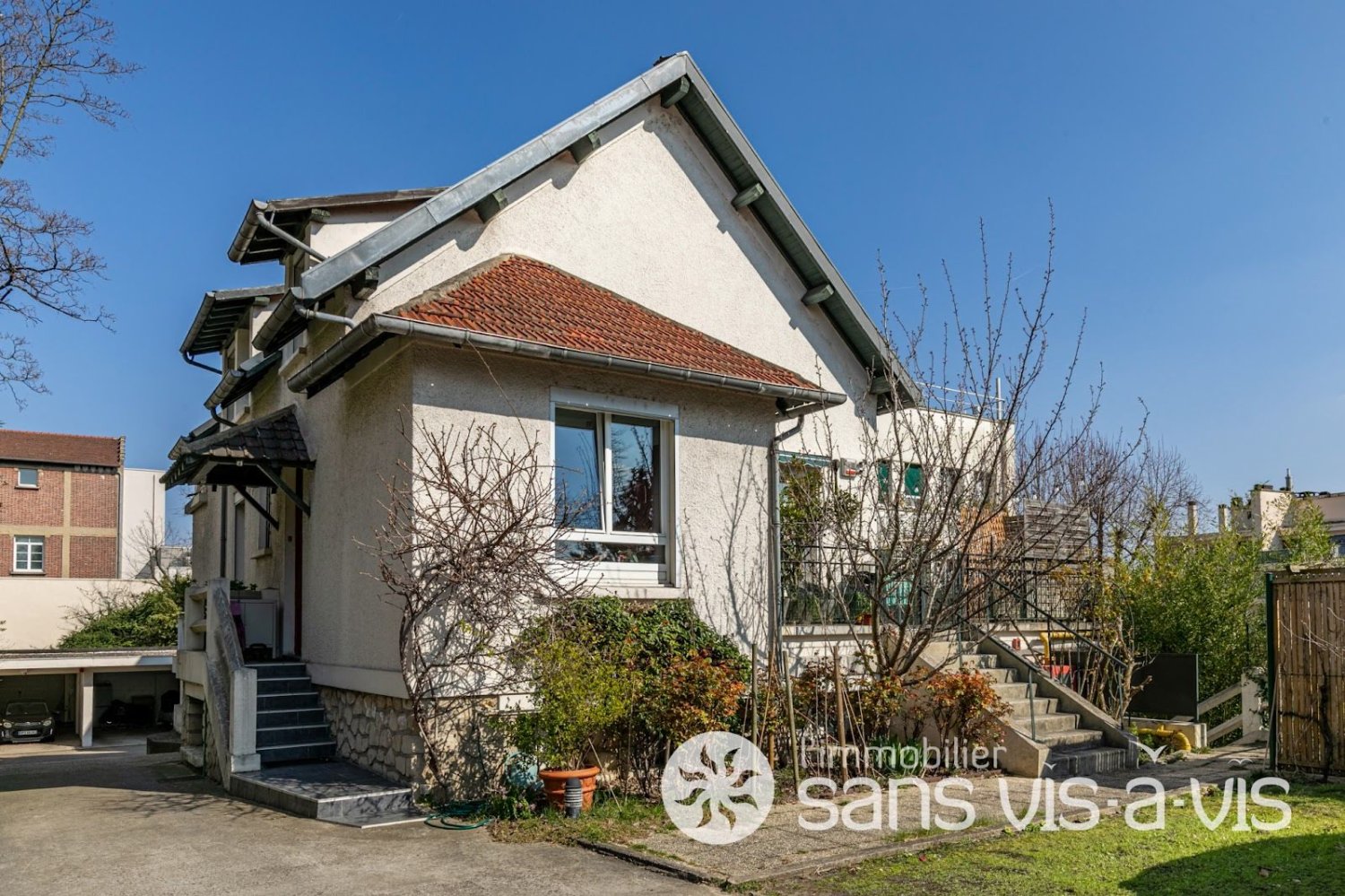 6 chambres Maison à Courbevoie, France No. 116273