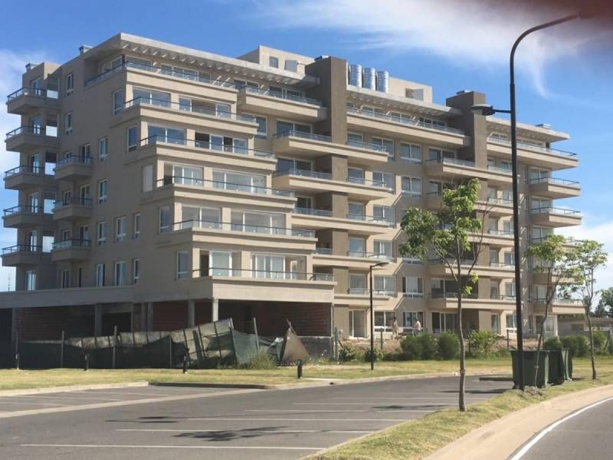 Studio in Tigre, Argentina No. 1444