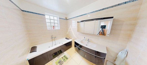 Дом с 5 спальнями в Руасси-ан-Бри, Франция № 176733 5