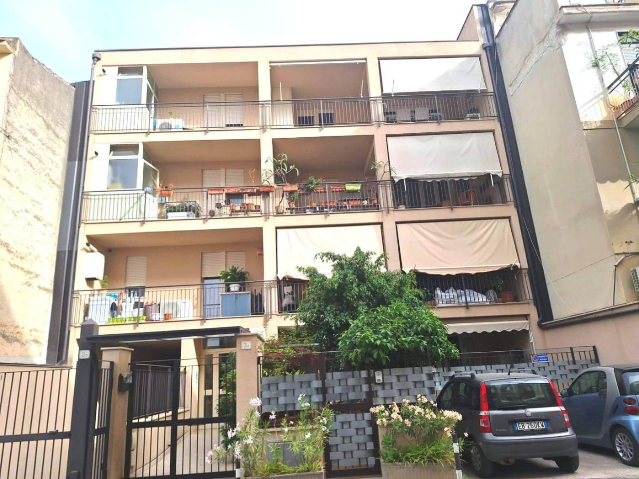 Apartamento de 3 habitaciónes en Palermo, Italy No. 37273