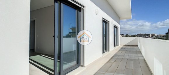 Apartamento de 2 dormitorios en Quelfes, Portugal No. 149985 12
