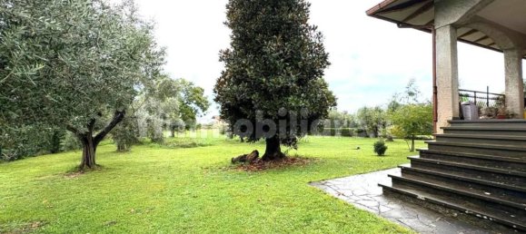 Villa de 4 dormitorios en Montignoso, Italy No. 349466 4