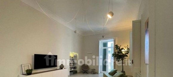 3 bedrooms Apartment in Naples, Italy No. 317418 2