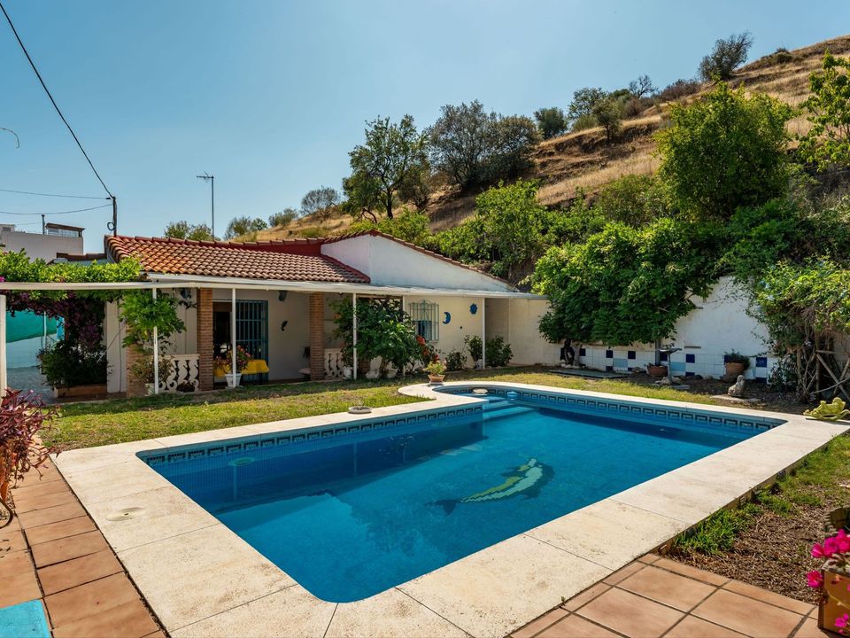 Casa de 3 dormitorios en Coín, Spain No. 183931