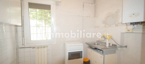 3 bedrooms House in Ferrara, Italy No. 182136 8