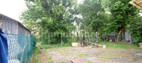 3 bedrooms House in Ferrara, Italy No. 182136 33