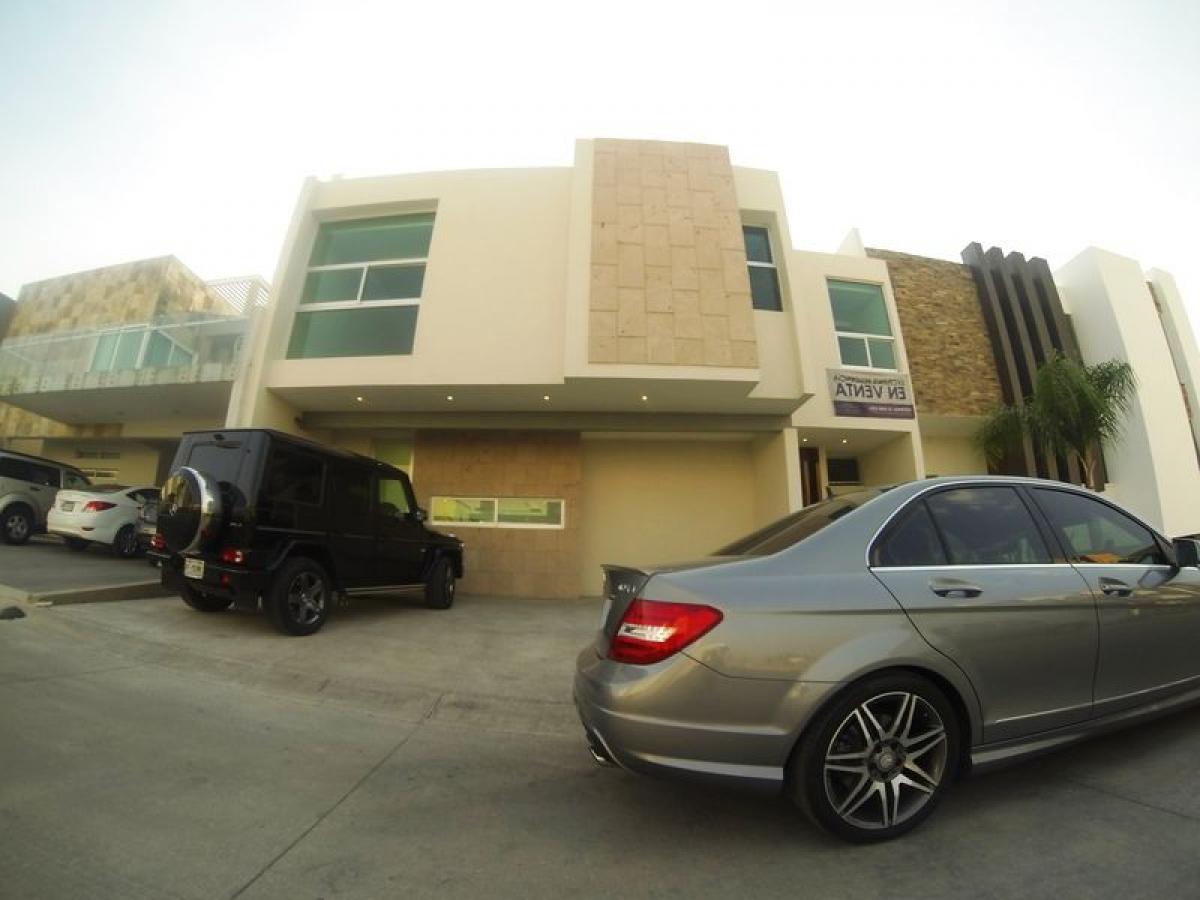 Casa de 4 dormitorios en Jalisco, Mexico No. 186880