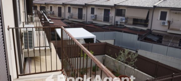 Дом с 4 комнатами в Чериньола, Италия № 140481 29