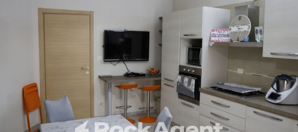 Дом с 4 комнатами в Чериньола, Италия № 140481 8