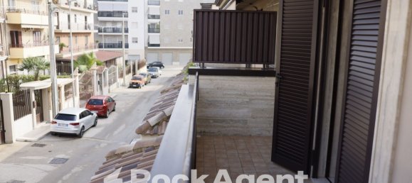 Дом с 4 комнатами в Чериньола, Италия № 140481 31