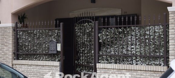 Дом с 4 комнатами в Чериньола, Италия № 140481 35