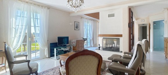 4 Schlafzimmer Haus in Plouhinec, France, Nr. 202038 10