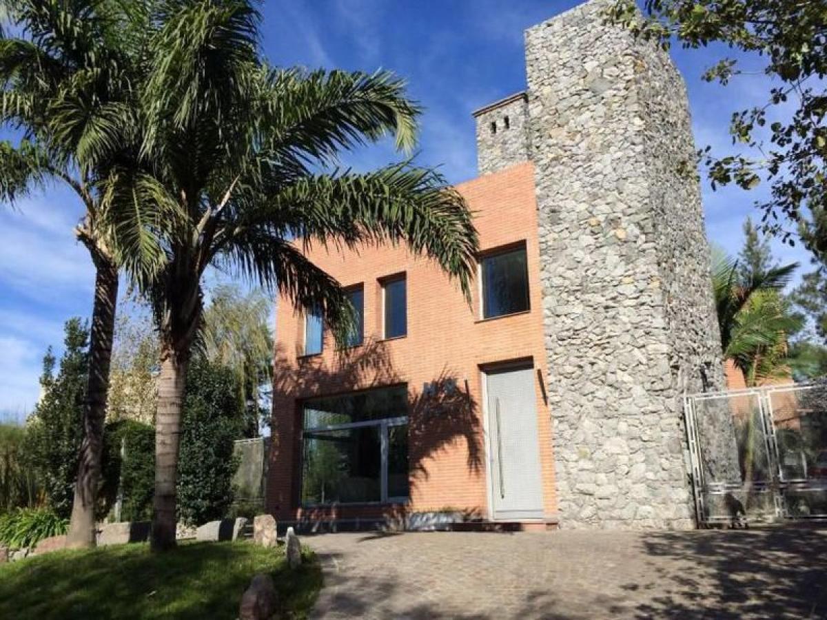 Ферма с 2 спальнями в Эстебан Эчеверрия, Аргентина № 45047