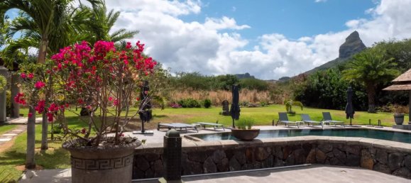 5 bedrooms Villa in Tamarin, Mauritius No. 35 21