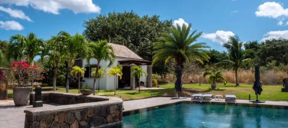 5 bedrooms Villa in Tamarin, Mauritius No. 35 3