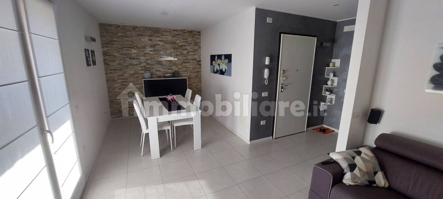 Квартира с 2 спальнями в Удине, Италия № 333804