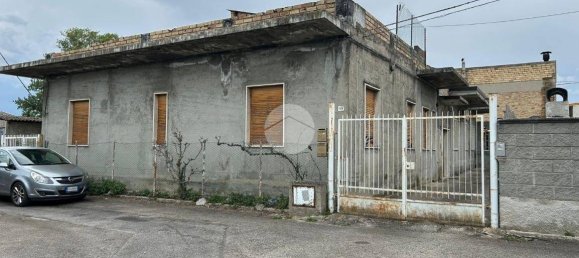 2 bedrooms Apartment in Pescara, Italy No. 342183 2