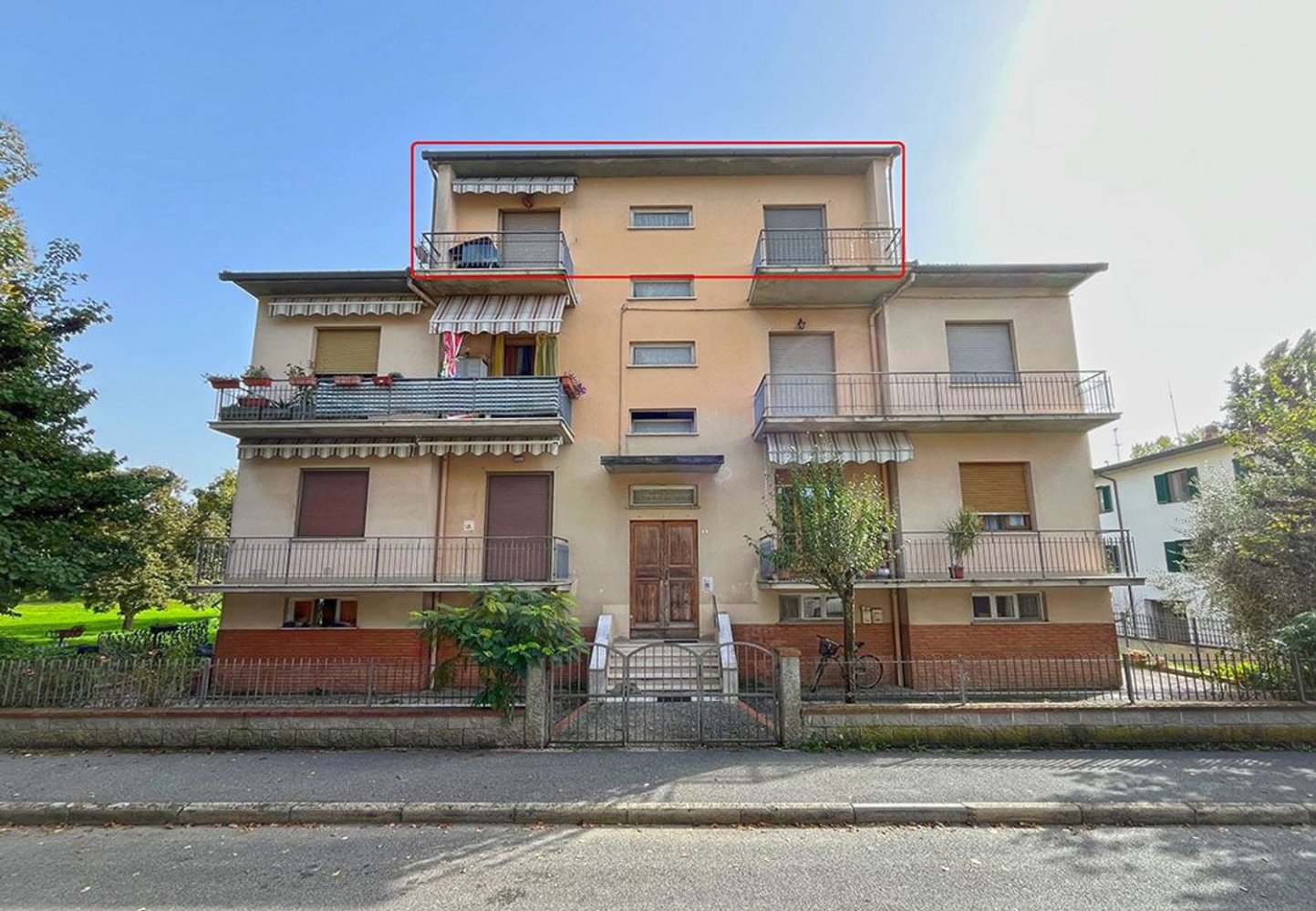 5 bedrooms Apartment in Terranuova Bracciolini, Italy No. 338985