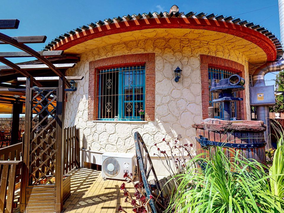  Commercial property in La Marina, Spain No. 228485