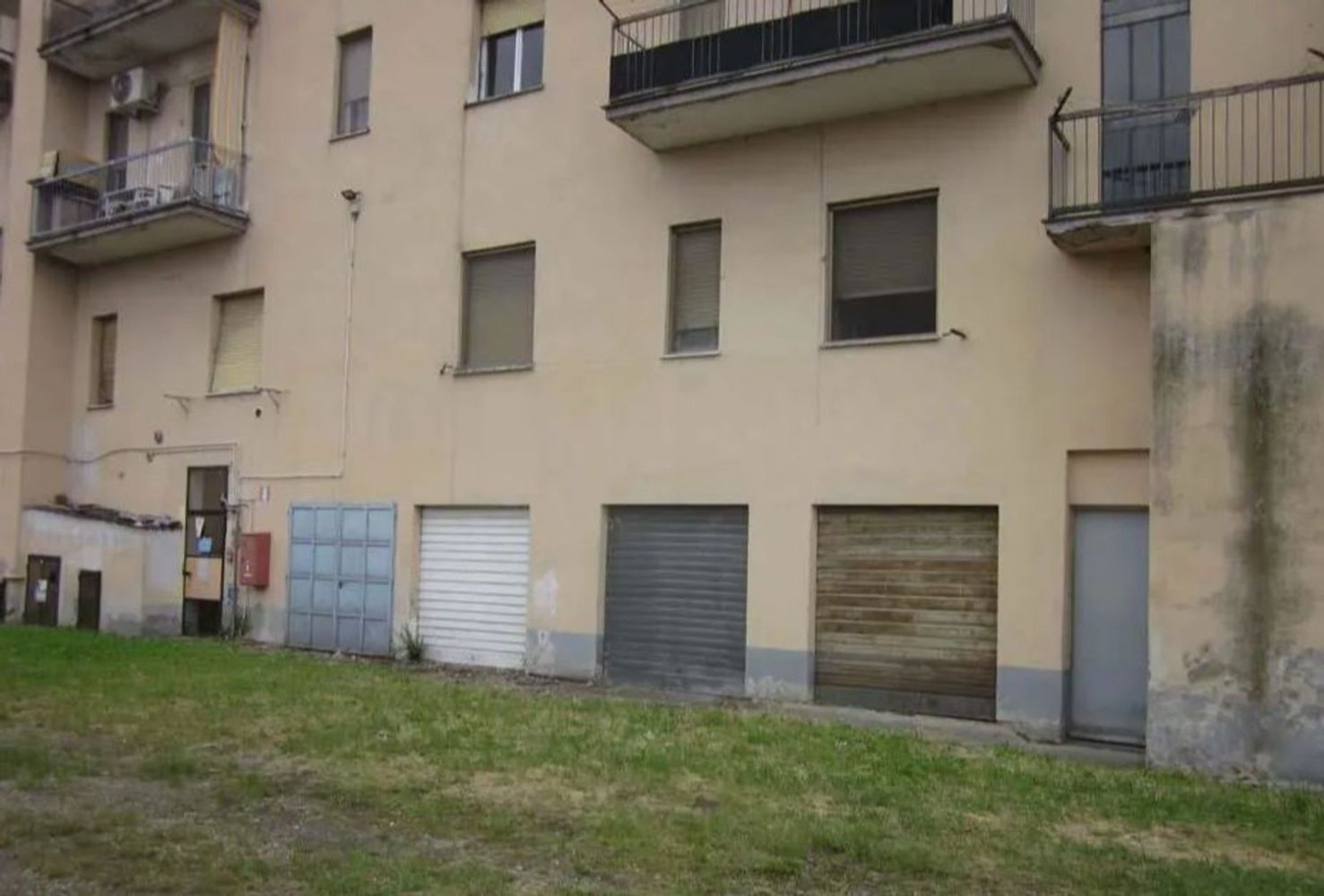 3غرفة شقة في Sannazzaro de' Burgondi, Italy رقم 181377