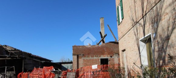 2 bedrooms House in Modena, Italy No. 297394 10