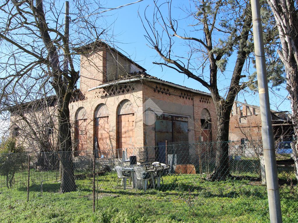 2 bedrooms House in Modena, Italy No. 297394