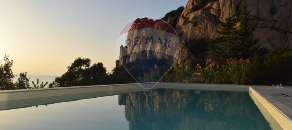 Villa de 5 dormitorios en Trinità d'Agultu e Vignola, Italy No. 220338 49