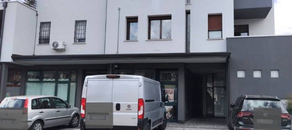 1-salle Propriété commerciale à Castello d'Argile, Italy No. 211187 3