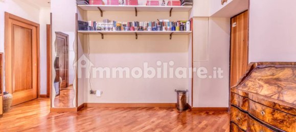 2 bedrooms Apartment in Rome, Italy No. 296291 3