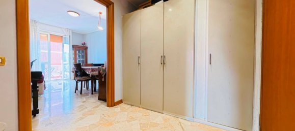 2 rooms Apartment in Milan, Italy No. 291498 8